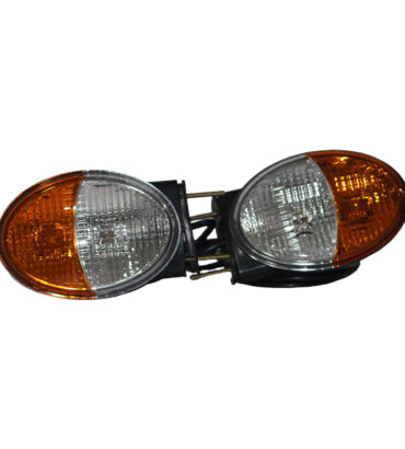 LUZ DE SE?ALIZACION DELANTERA DERECHA TRACTOR LX954/NLX954/1404/NLY1154E